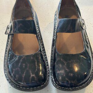 Algeria Womens Mary Jane Clogs